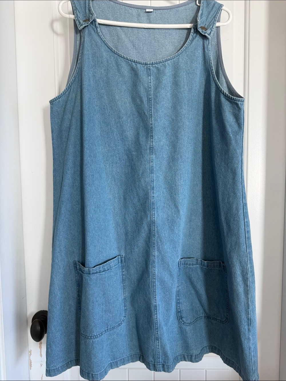 Sleeveless Light Denim Midi Dress with Front Pockets